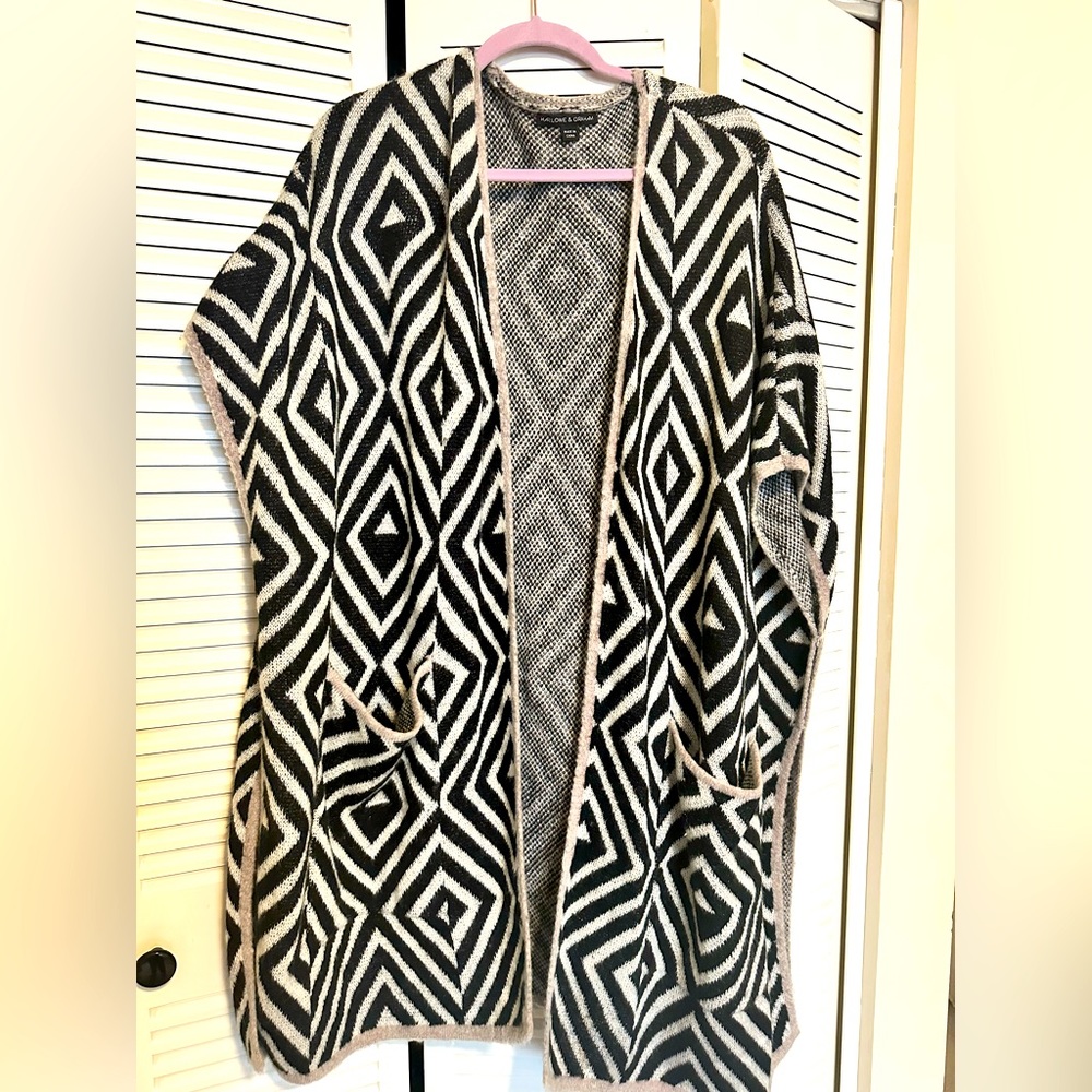 EUC short sleeve cardigan sweater size L